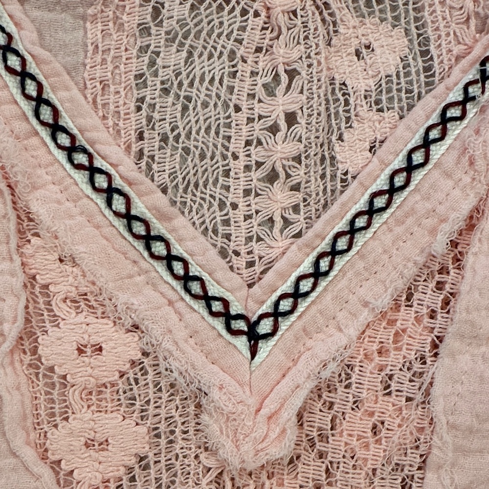 POL Soft Pink Double Gauze and Lace Tunic - Picture 5 of 8
